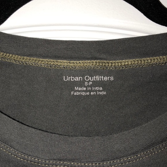 Urban crop top - Picture 2 of 2